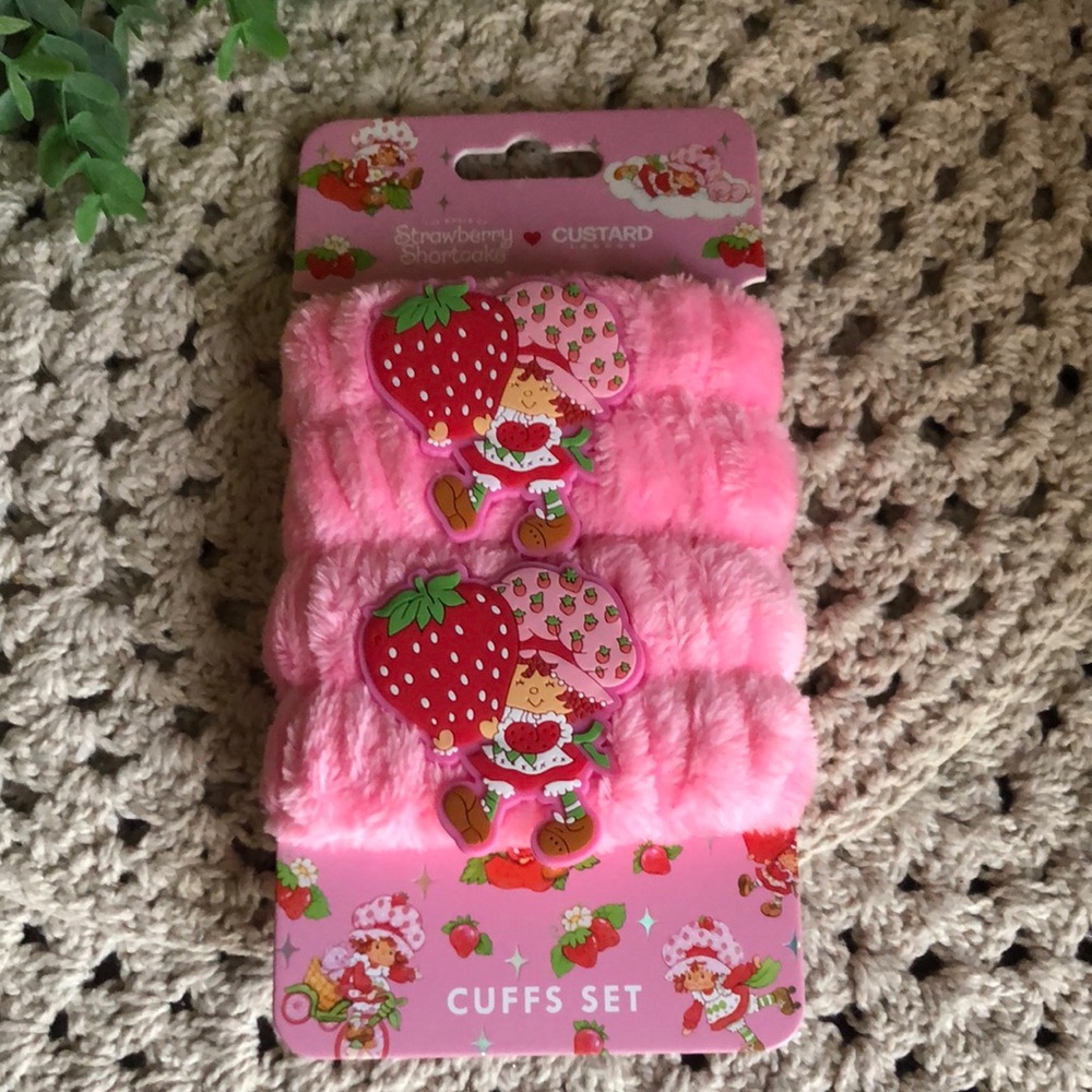 Strawberry Shortcake SPA Wrist Cuffs Set